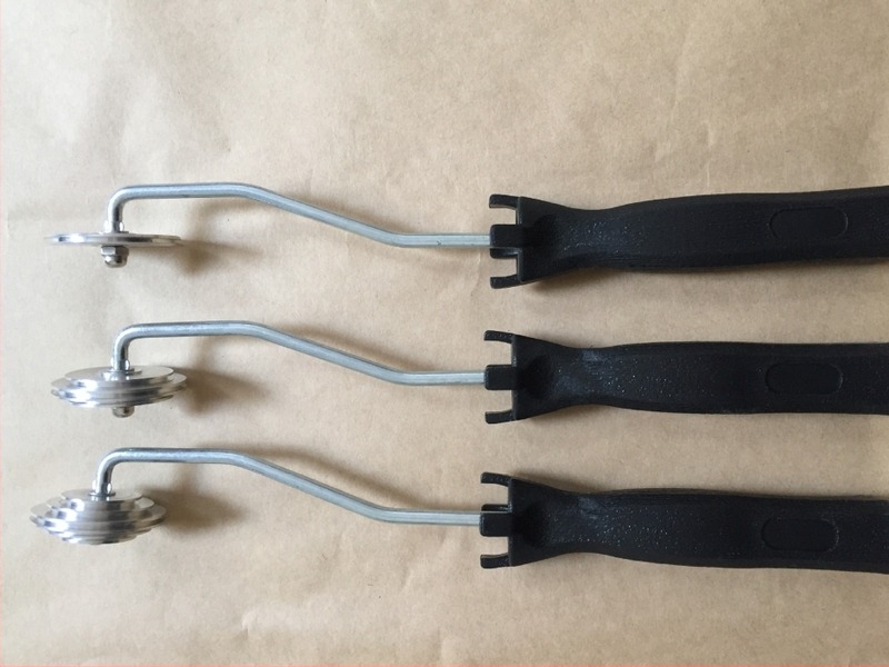 Rulou manual de defoaming pentru fibră de sticlă (tambur Ø50 mm, ax Ø50 mm, pereți 10 mm, aliaj de aluminiu)