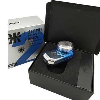 Aparat de ras electric pentru bărbați, încărcare USB, baterie încorporată, motor fără perii, cap rotativ cu 1 lamă, autonomie 30–45 de minute.