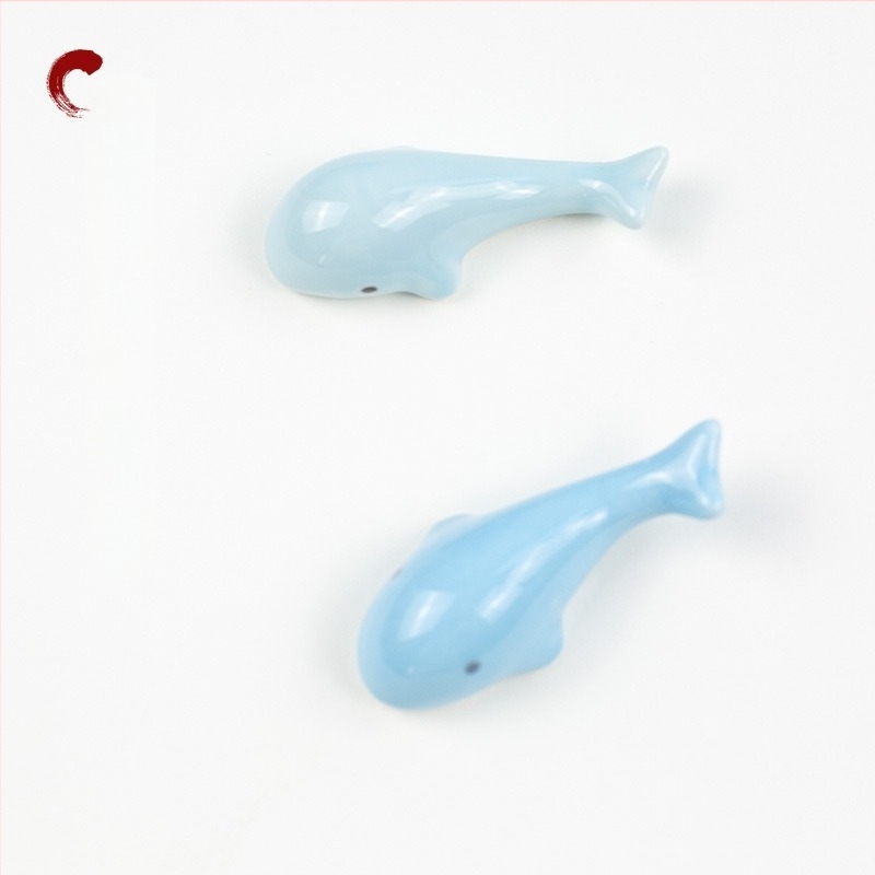 Suport pentru pensule de caligrafie, formă muntoasă, cu motiv fluture-delfin (Brand art, Material plastic, Model 023568956)