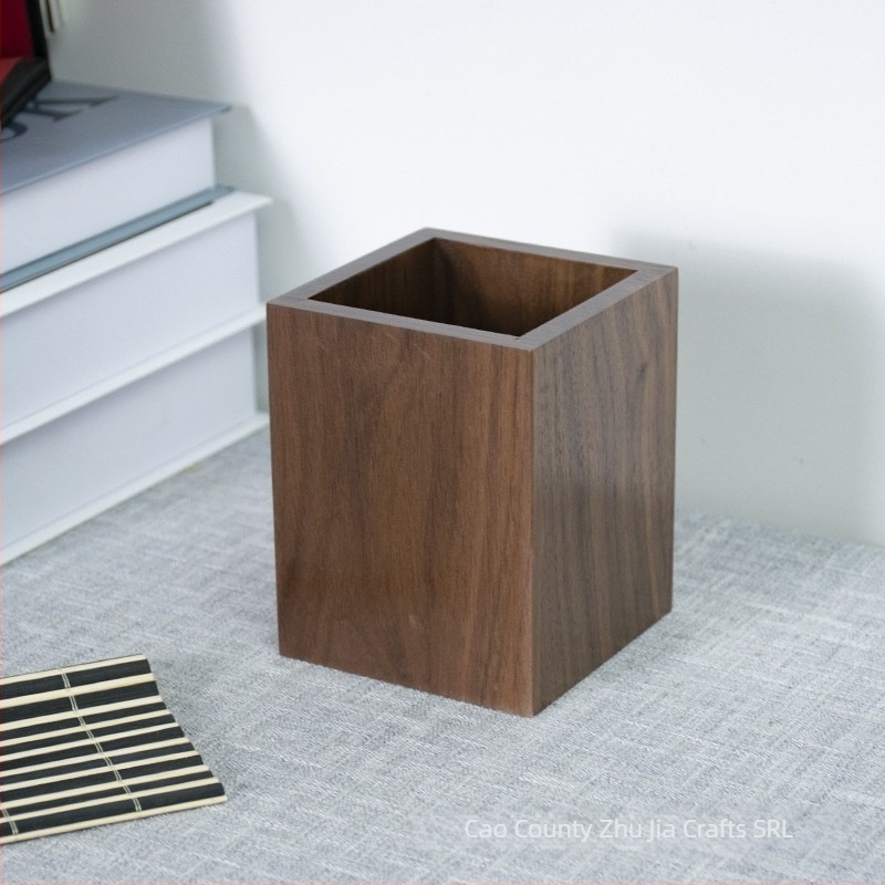 Suport pentru pixuri din lemn de nuc, pătrat, fără capac, stil modern minimalist; capacitate 10; imprimare logo disponibil
