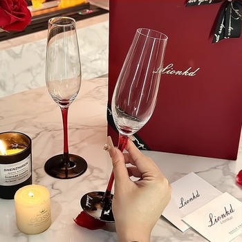 Set de 2 pahare de șampanie din sticlă cristal, 201–300 ml, cutie cadou