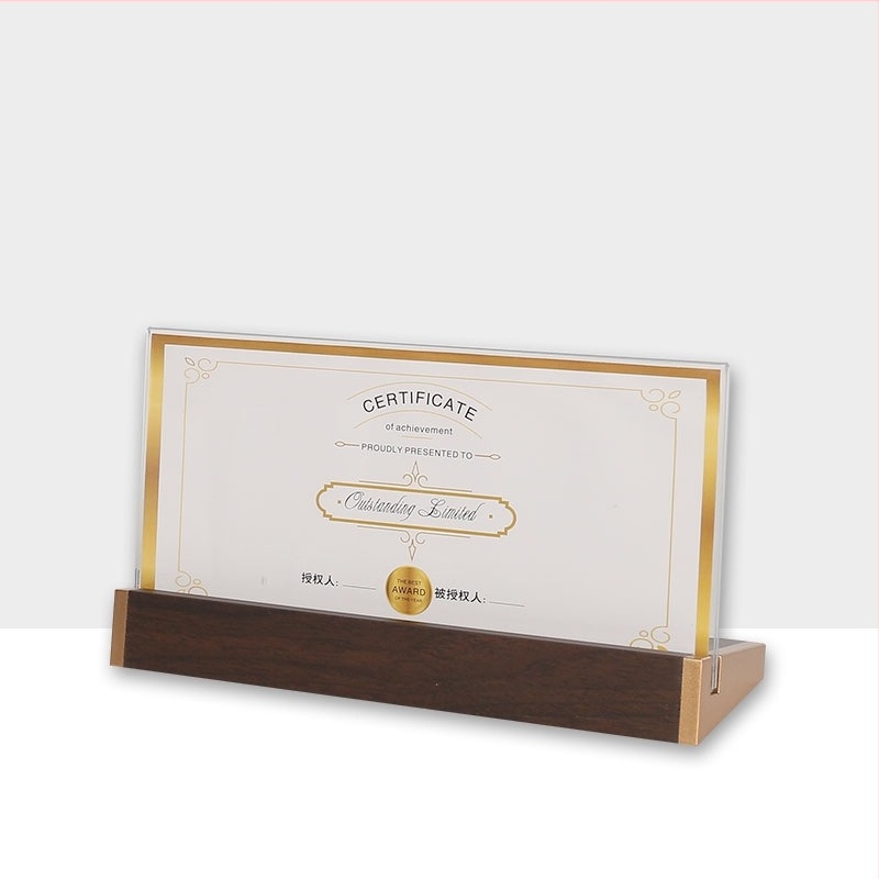 Suport acrilic de birou pentru carduri de vizită și nume — marca Luton; Material: sticlă organică; Categoria: display promoțional; Stil: birou