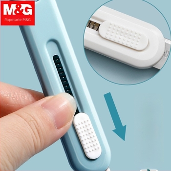 Cuțit universal cu foarfece și deschizător de cutii – Model 960, Material: Plastic, Greutate netă: 100 g, Marca: M&g / Morning Light