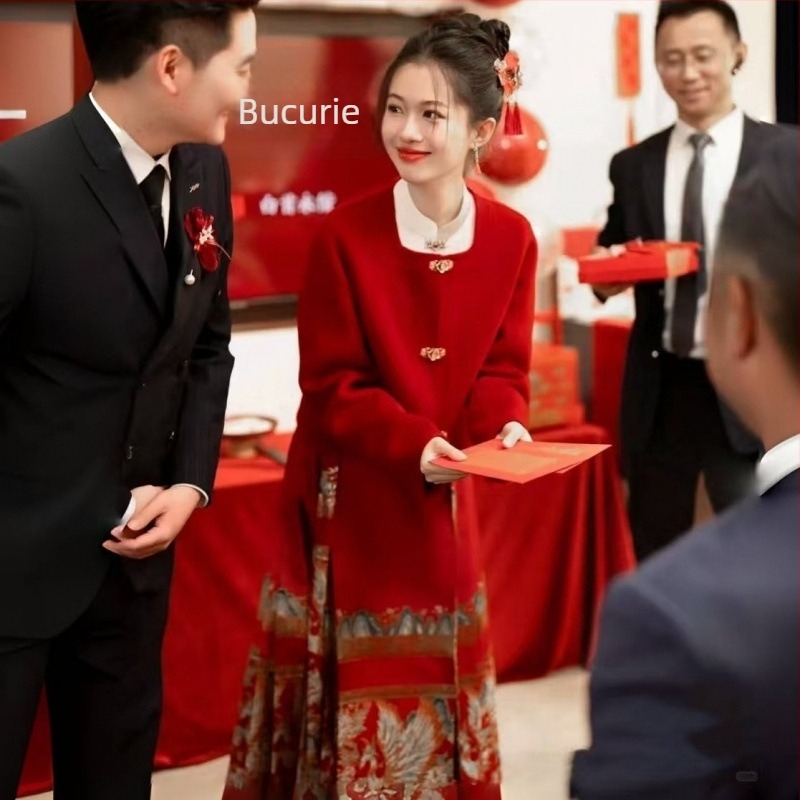 Costum cu fustă din lână, fustă lungă, mâneci lungi — iarna 2024