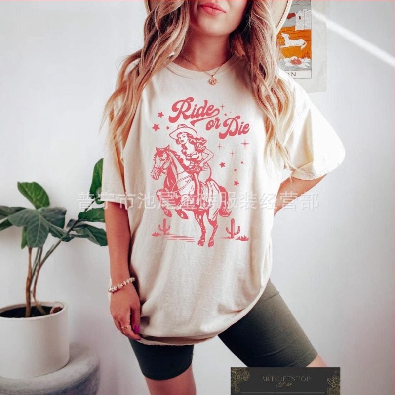 Tricou din bumbac, conținut 80–90% bumbac, mâneci scurte, guler rotund, stil simplu