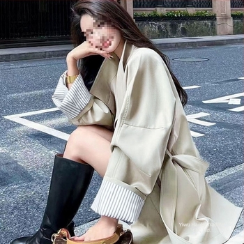 Palton trench mediu pentru femei de talie mică, croială lejeră, stil britanic, guler polo, mâneci prințese, primăvara 2025