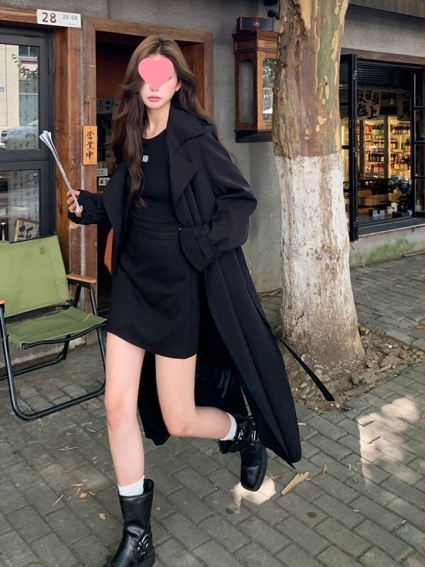 Palton damă windbreaker, ultra‑scurt, fără mâneci, guler stil sacou, croială în formă de A, talie cu șnur, material amestec bumbac‑poliester