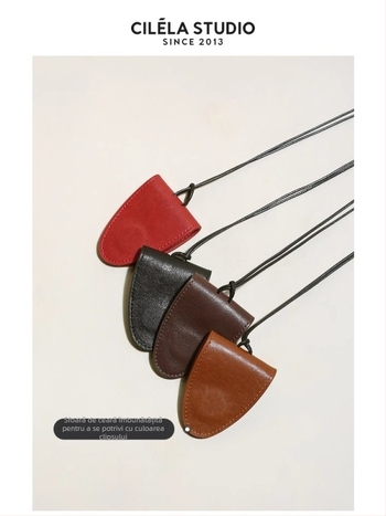 Cârlig pentru geantă — piele vegetală de primul strat, accesorii pentru bagaje, Iarnă 2024