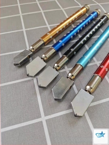 Nebula - tăietor cu role pentru sticlă; 500 buc. pe unitate, 10 buc. pe cutie