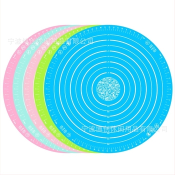 Covoraș circular din silicon pentru aluat și platou rotativ pentru decorarea prăjiturilor — simois, silicon, model caricatural cu scară, personalizare disponibilă