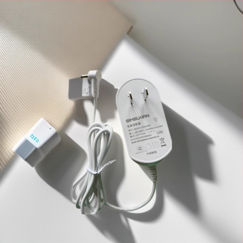 Adaptor de alimentare 12V 2A, intrare 100-240V, conector DC 5,5×2,5 mm, cablu 1,5 m, unghi 90°, certificat 3C