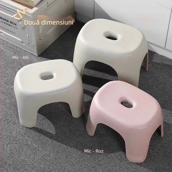 Scaun mic din plastic, construcție groasă – pentru uz casnic, potrivit ca taburet pentru living și scaun de duș în baie.