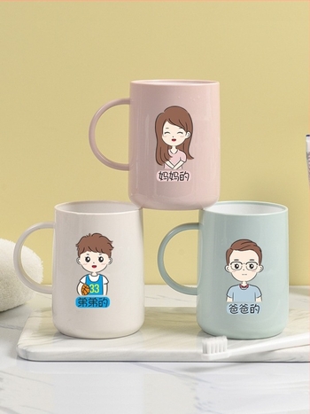 Set de cești pentru periuția de dinți și clătire a gurii, familie (părinte și copil), 3–5 membri, din plastic