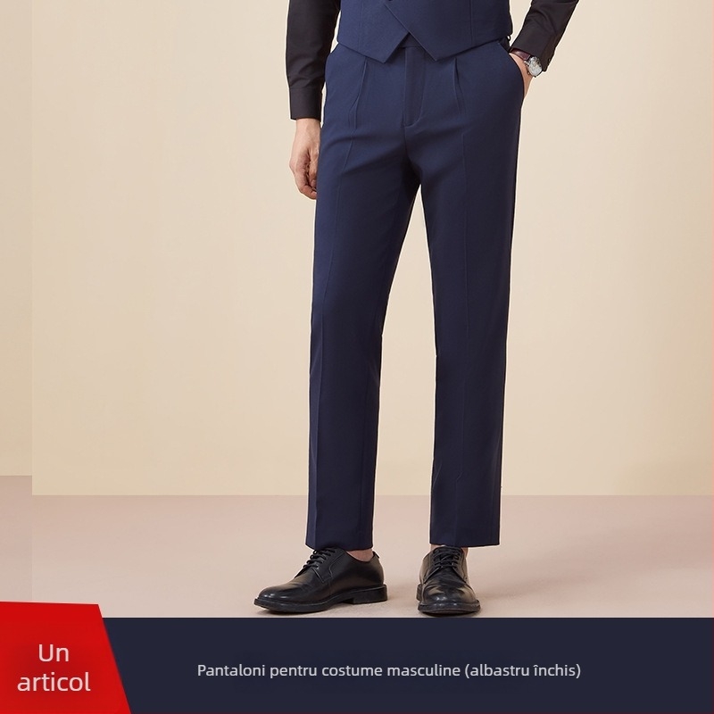 Costum bărbătesc cu nasturi dubli, croială slim, rever plat, deschidere centrală la spate, poliester 67,8%