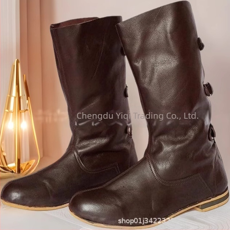 Cizme de cavaler din piele cu două straturi, talpă din cauciuc, toc mic 1–3 cm, închidere cu cataramă, căptușeală din plasă