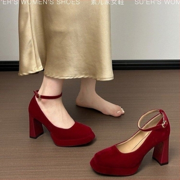 Pantofi Mary Jane pentru femei, vârf rotund, toc 6–8 cm, partea superioară din velur, închidere T-strap, talpă din cauciuc