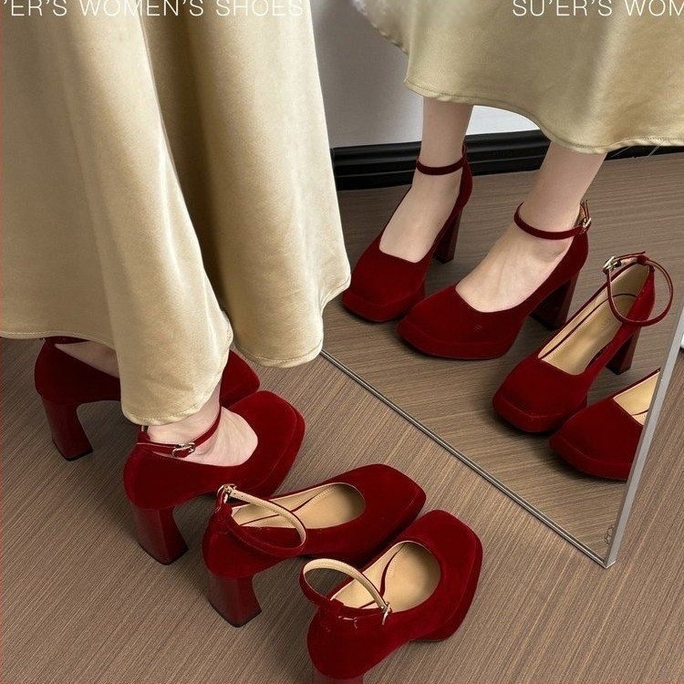 Pantofi Mary Jane pentru femei, vârf rotund, toc 6–8 cm, partea superioară din velur, închidere T-strap, talpă din cauciuc