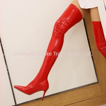 Cizme peste genunchi, din piele sintetică la exterior, toc înalt 6–8 cm, tub înalt, vârf rotund