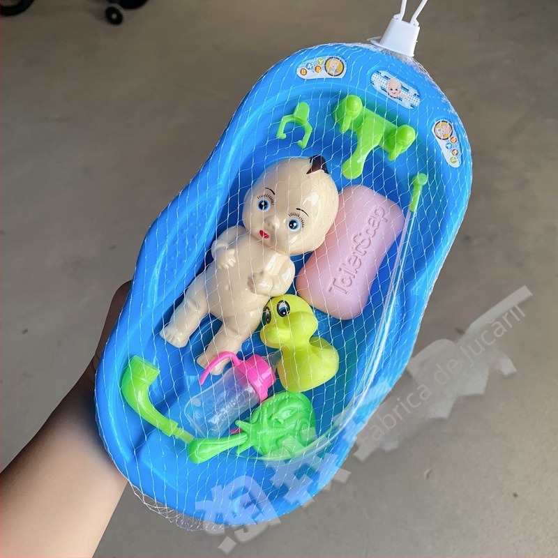Set de jucării pentru baie cu păpușă din plastic pentru jocuri cu apă, destinat copiilor 3–6 ani, ambalaj în plasă, ghid video disponibil