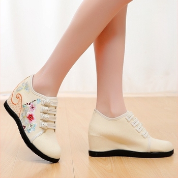 Pantofi din pânză țesută manual, model floral, închidere cu cataramă, toc înclinat 6–8 cm