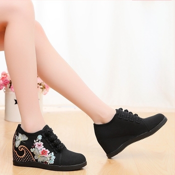 Pantofi din pânză țesută manual, model floral, închidere cu cataramă, toc înclinat 6–8 cm