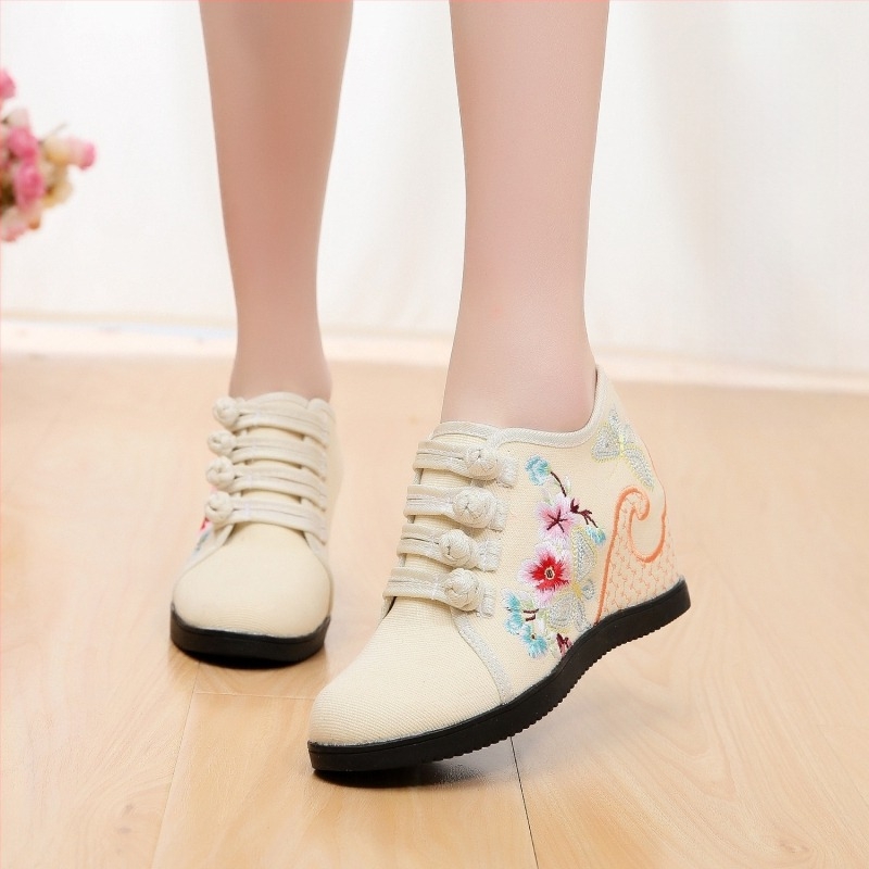 Pantofi din pânză țesută manual, model floral, închidere cu cataramă, toc înclinat 6–8 cm