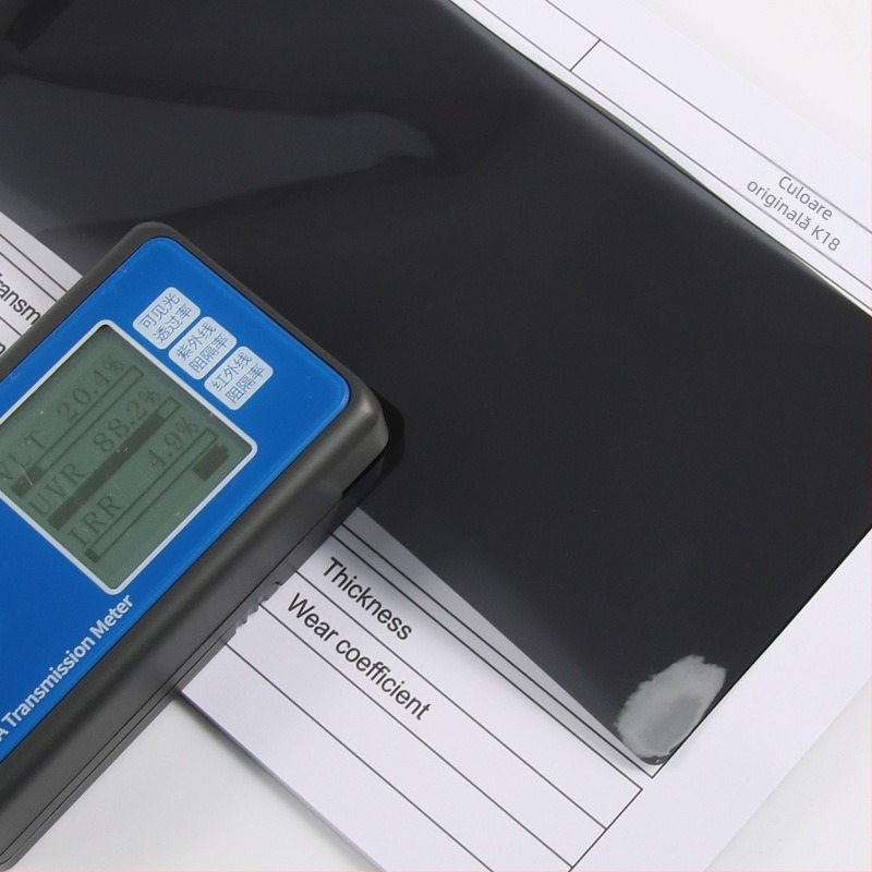 Film auto pentru geamuri – claritate HD, PET 2 mil, 6–75% transmisie luminoasă, izolație termică 85–99%, protecție UV 99%, potrivire universală