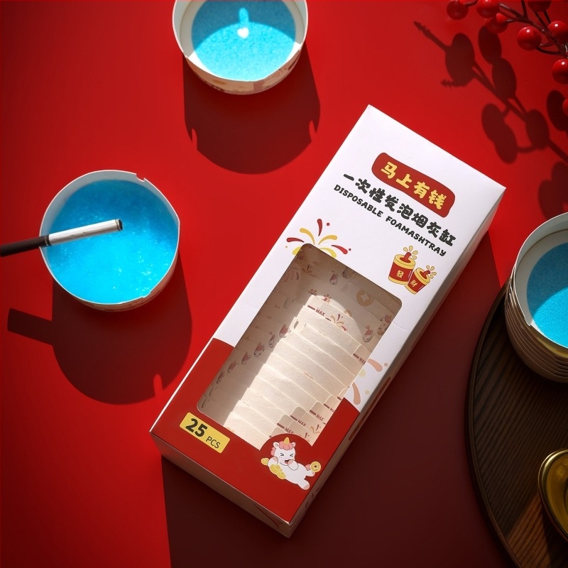 Cenușar de unică folosință din spumă pentru birouri, afaceri, hoteluri și cafenele — Material: hârtie de bază + polietilenă + rășină absorbantă de apă; Unică folosință: Da; Anti-ash; Origine: Zhejiang, China; Cantitate în cutie: 40