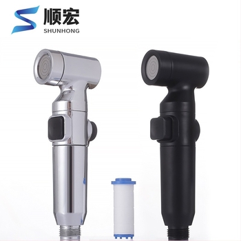 Spray portabil cu presiune pentru spălarea animalelor de companie și curățarea băii (model S56; material plastic; portabil; instalare directă; presiune nominală 5-8 kg)