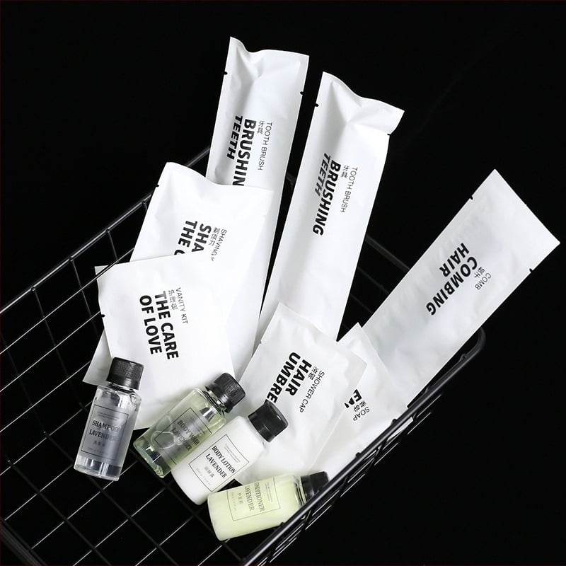 Set de produse de igienă de unică folosință pentru camerele de hotel, plastic PS, biodegradabil, imprimare logo, personalizare disponibilă