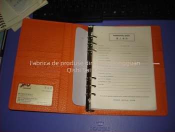 Jurnal personalizabil cu copertă din piele/piele artificială, legare cu foi detașabile, hârtie Forest 80 g, imprimare logo