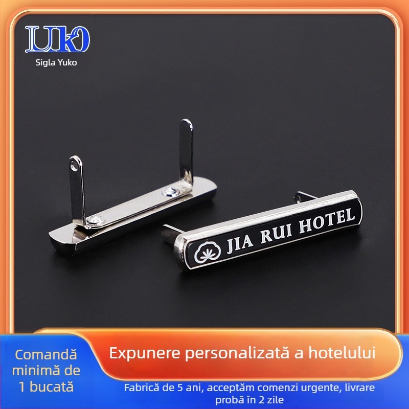 Tablă din aliaj de zinc pentru semne de hotel, personalizabilă; Material: aliaj de zinc; Proces: turnare sub presiune, acoperire electrolitică, finisaj cu vopsea; Aplicații: hoteluri, bagaje, semne pentru mobilier și echipamente.