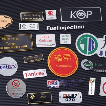 Placă metalică personalizată pentru utilaje — placă din aluminiu cu imprimare serigrafică și siglă gravată