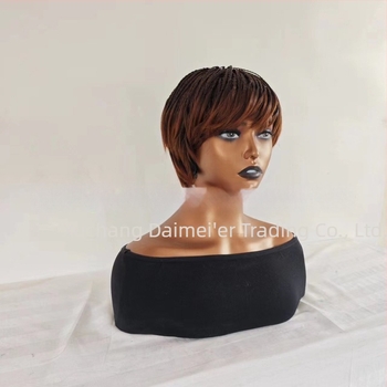 Perucă cu bucle răsucite, stil cu trei șiruri, fibră rezistentă la temperatură, model dme2769, nu se poate vopsi, ușor de purtat.