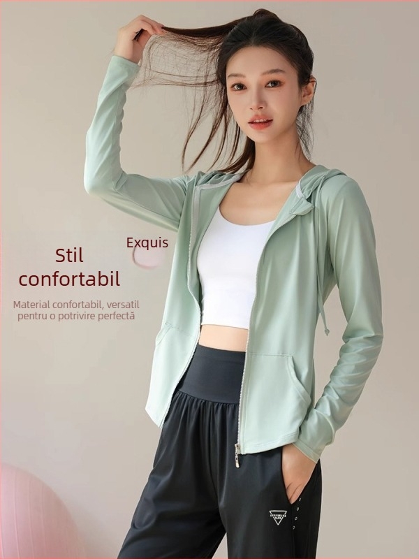 Set sport exterior pentru femei – fără mâneci, cu glugă, guler rotund, poliester 90–95%