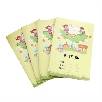 Jurnal pentru elevii din învățământul primar, copertă moale, legare prin cusături, 32 de pagini, hârtie interioară 80 g, material interior: hârtie dublu adezivă, stil creativ