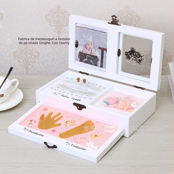 Cutie din lemn pentru amintiri ale bebelușului: amprentele mâinilor și picioarelor, dinți și păr, zodiac