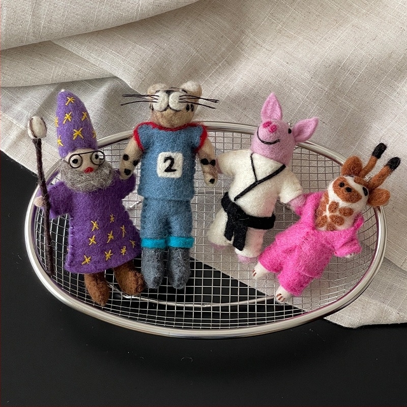 Pandantiv pentru chei din filc de lână — lucrat manual, talisman drăguț pentru geantă, model animal mic, stil drăguț, primăvara 2025