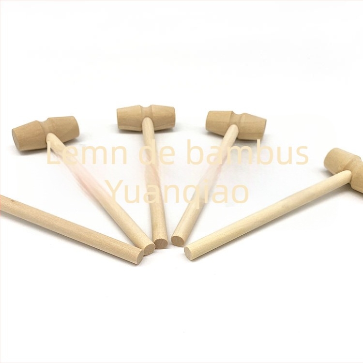 Ciocan de lemn pentru joacă – material: beech / lotus wood; stil: minimalist modern; ambalare: carton