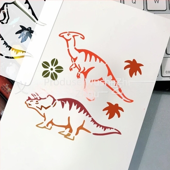 Șablon de pictură — temă Pădurea Alpină, material PET, dinozaur decupat gol