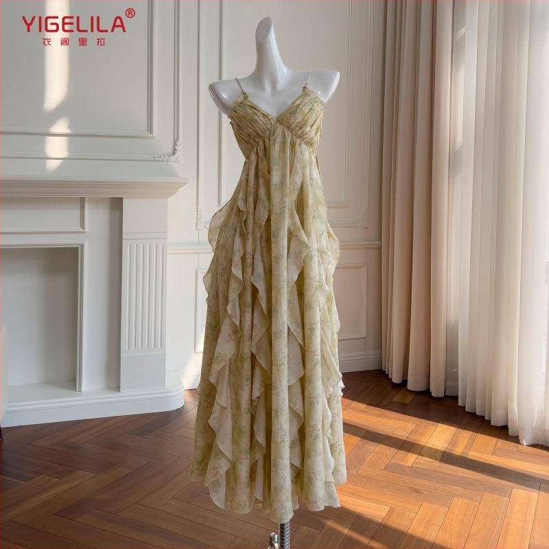 Rochie lungă în A, cu spate gol, bretele tip camisolă, decolteu în V, talie înaltă, imprimeu floral