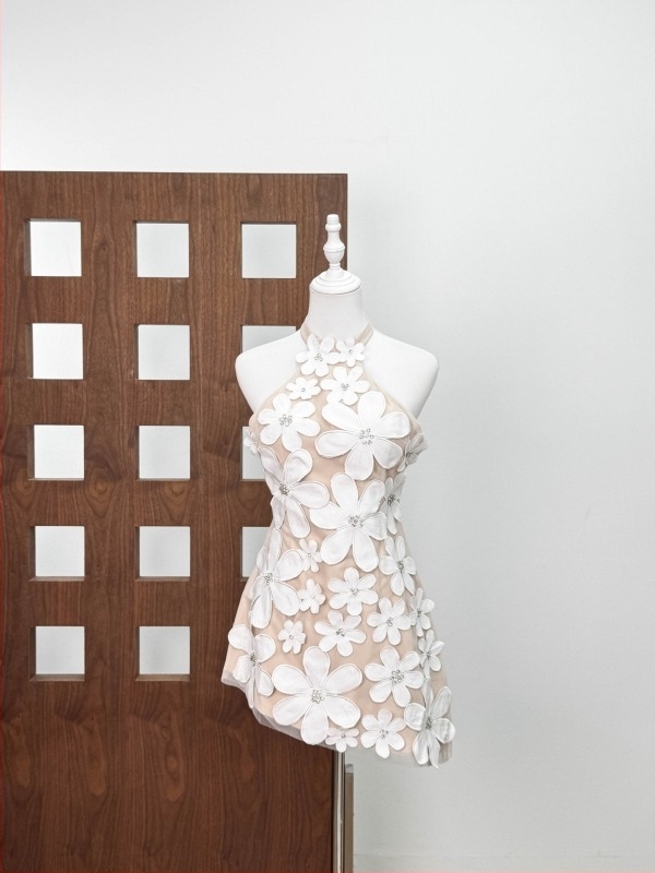 Rochie halter cu imprimeu floral, poliester stretch, croială slim, fără călcare, fără mâneci