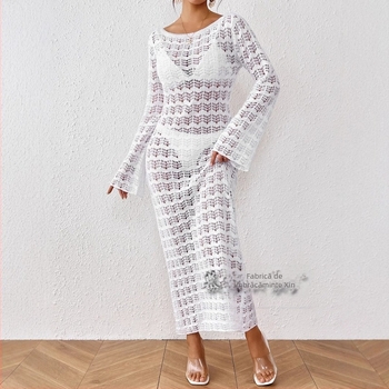 Rochie lungă tricotată, bretele spaghetti, decolteu pe un umăr, model în dungi, elegantă