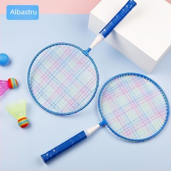 Rachetă de badminton pentru copii, ramă dreaptă, material ramă: aliaj de fier, greutate 95–100 g, grosime priză G2, rigiditate ax medie