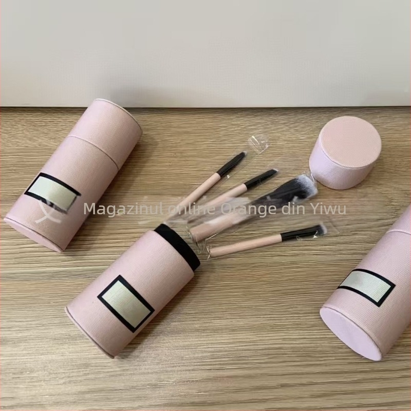 Set pensule de machiaj: pensule pentru blush, fard de ochi, eyeliner și corector, plus suport pentru pensule