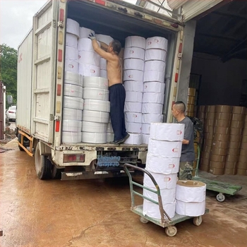 Yue Chen bandă de ambalat transparentă, grosime 0,7 mm, rezistență la tracțiune 100 N, greutate 8 kg