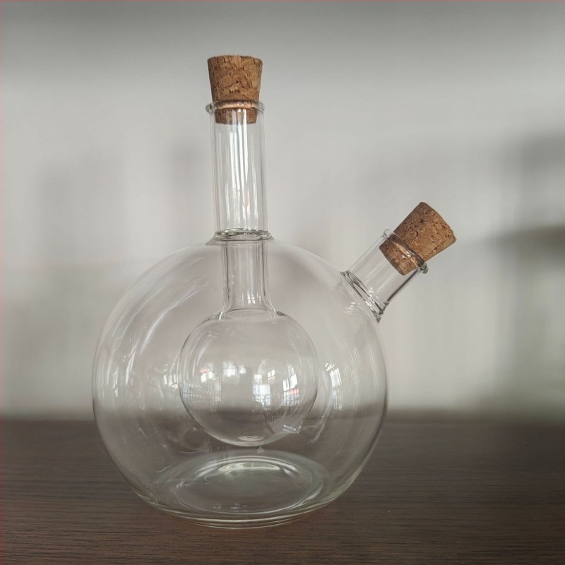 Recipient pentru ulei din sticlă borosilicată, design două-in-unu, gură dublă și gură fină, etanș și impermeabil la scurgeri