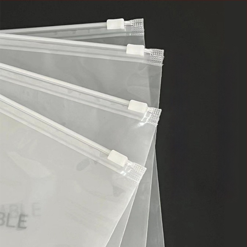 Pungă de ambalaj pentru haine cu fermoar, imprimare logo personalizată — două fețe, una transparentă și cealaltă mată, pentru haine și șosete