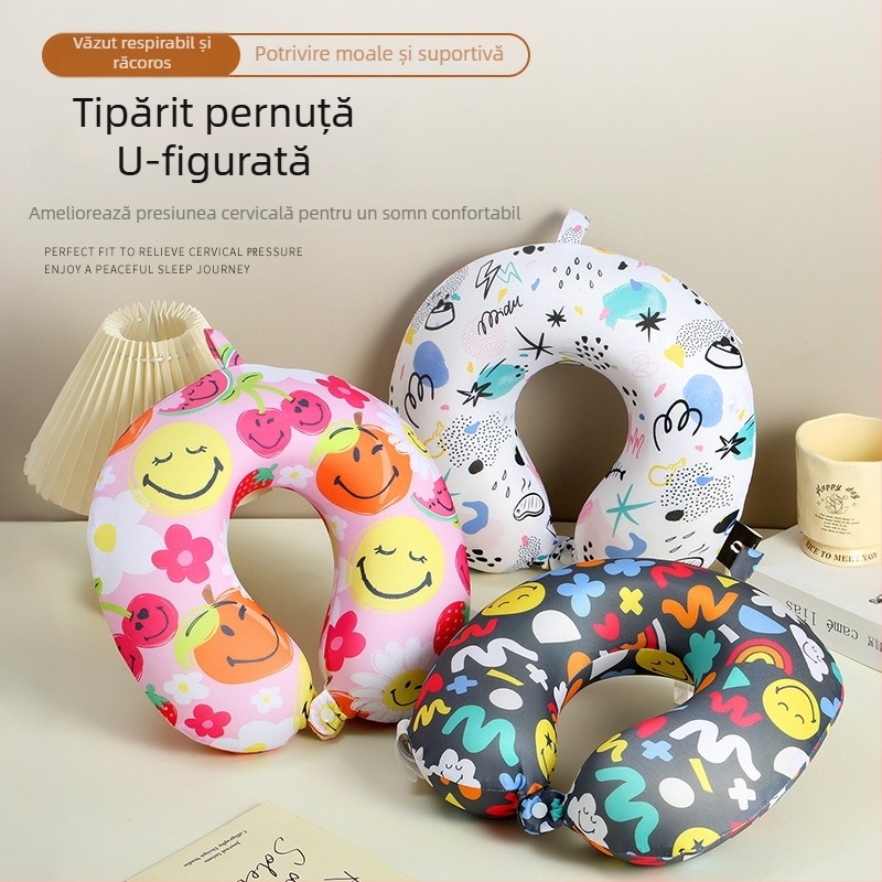Perna de gât în formă U, din spumă memory, cu nucleu Milk Silk și imprimeu pe bumbac, stil desen animat, greutate până la 500 g