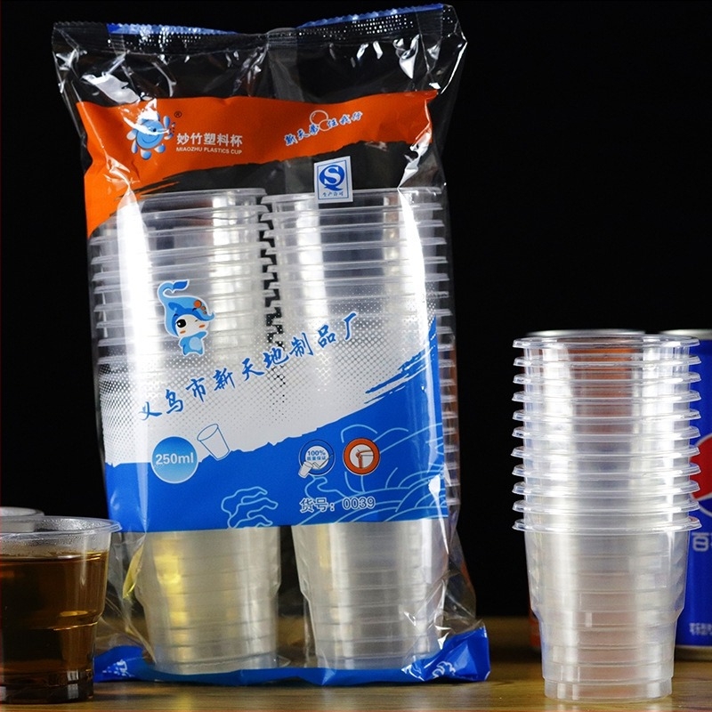 Pahar plastic PP, de unică folosință, 230 ml, dreptunghiular, pentru băuturi reci și ceai cu lapte.